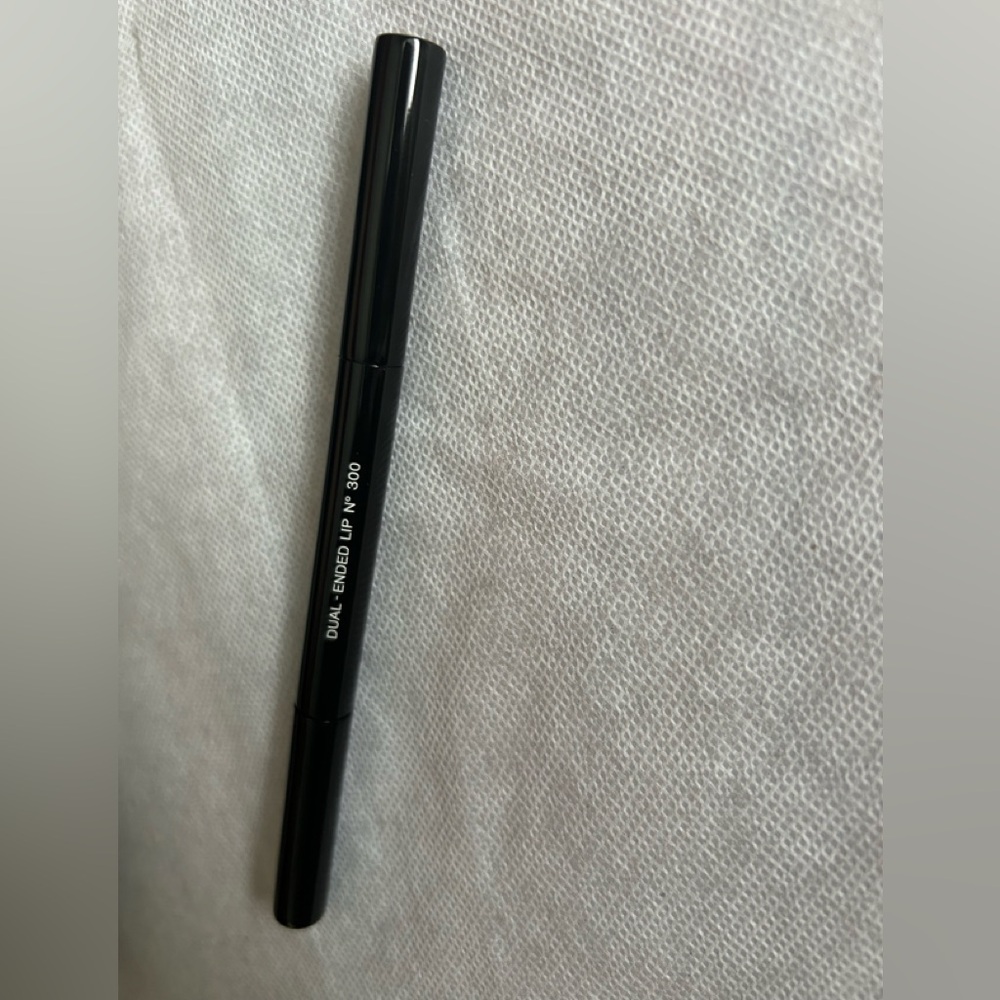 CHANEL LES PINCEAUX DE CHANEL Dual-Ended Lip Brush N°300. - Picture 3 of 5
